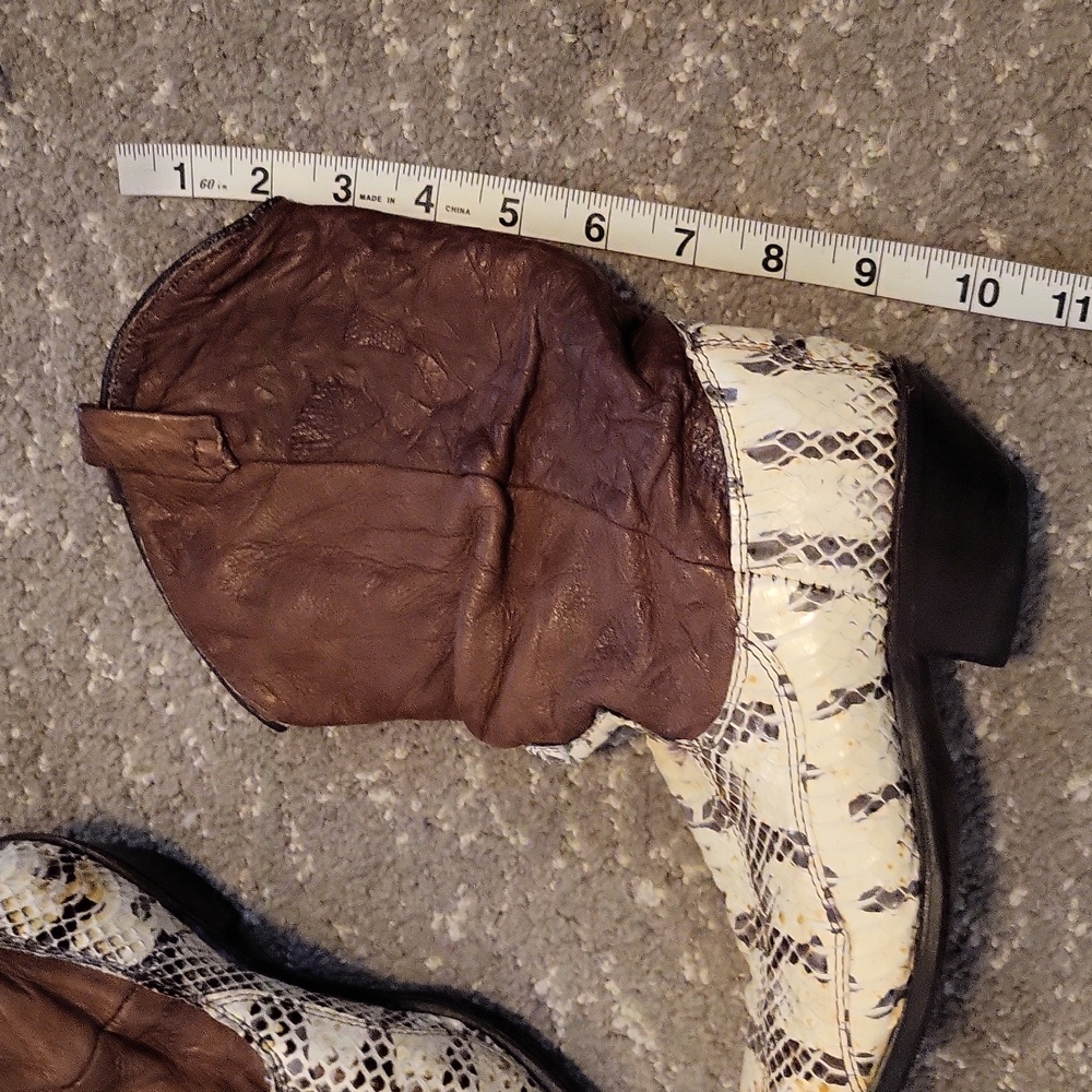 Vintage Dingo Made in the USA Snake Skin Cowboy Boots with Toe Tips - Picture 16 of 16